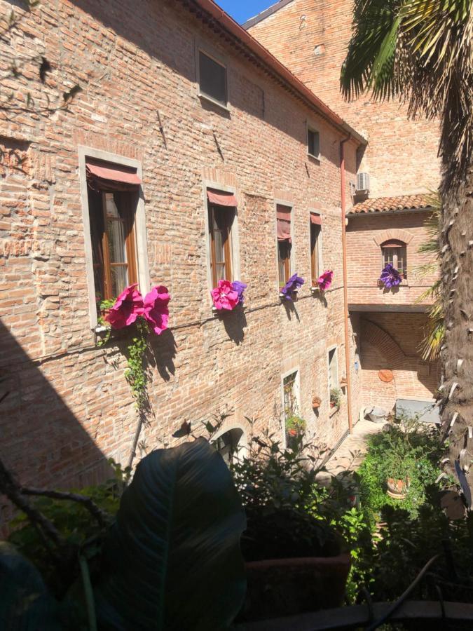Apartamento L'Ape Regina Ferrara Exterior foto