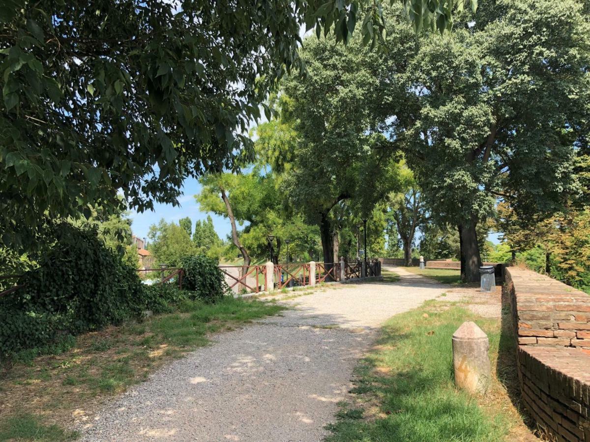 Apartamento L'Ape Regina Ferrara Exterior foto