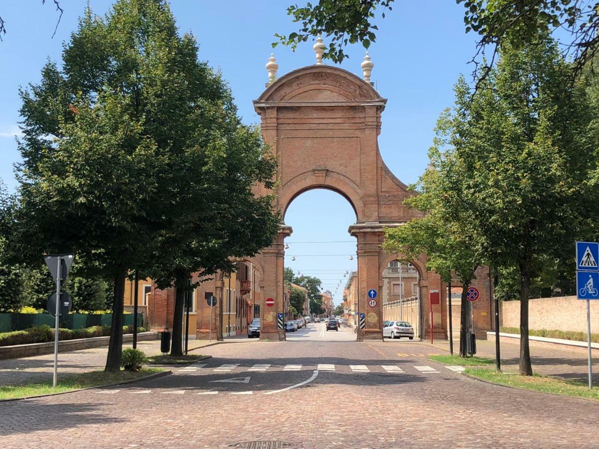 Apartamento L'Ape Regina Ferrara Exterior foto